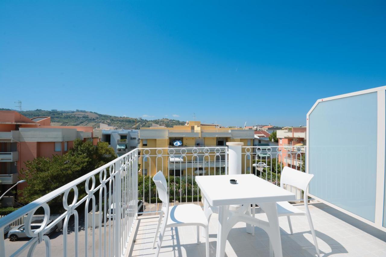 אלבה אדריאטיקה Residence Hotel Alba Palace מראה חיצוני תמונה