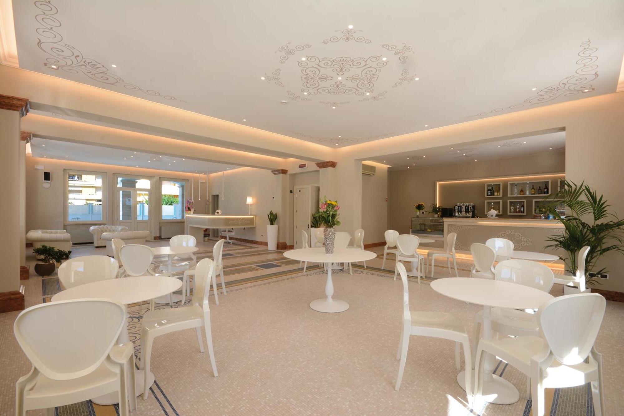 אלבה אדריאטיקה Residence Hotel Alba Palace מראה חיצוני תמונה
