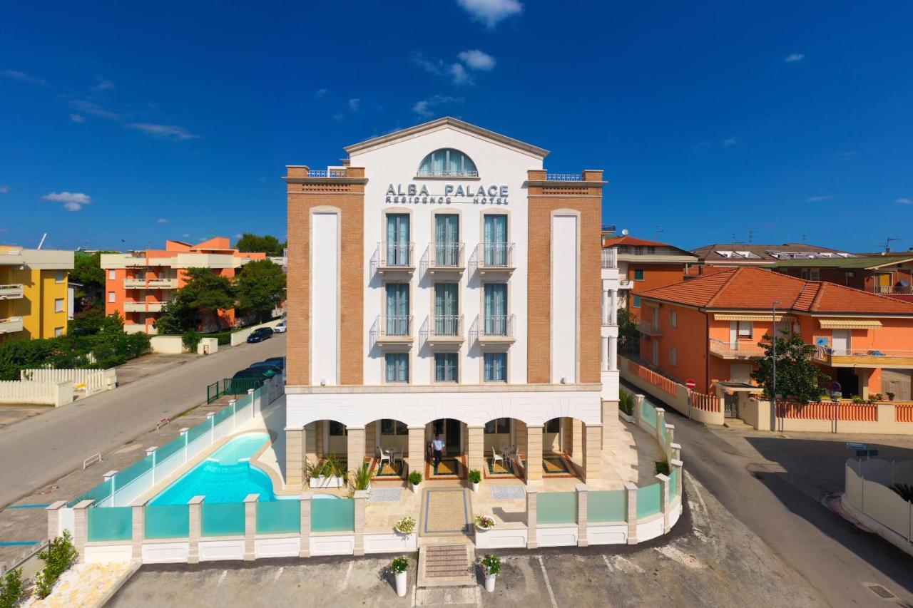 אלבה אדריאטיקה Residence Hotel Alba Palace מראה חיצוני תמונה